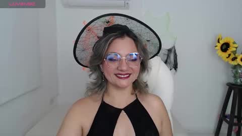 Snapshot of rebeca_milf chatting on 1, 11, 2025 REBECA online show from 1, 11, 2025