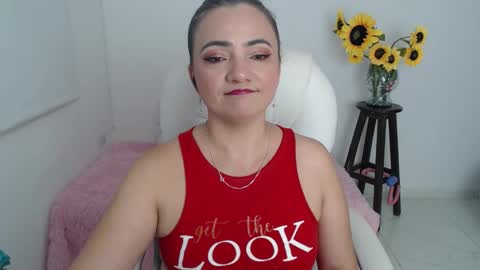 Snapshot of rebeca_milf chatting on 16, 11, 2025 REBECA online show from 16, 11, 2025