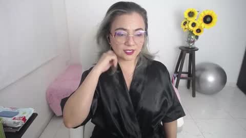 Snapshot of rebeca_milf chatting on 2, 12, 2025 REBECA online show from 2, 12, 2025