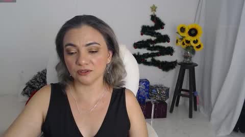 Snapshot of rebeca_milf chatting on 18, 12, 2025 REBECA online show from 18, 12, 2025