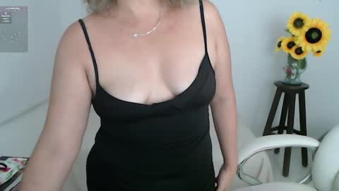 Snapshot of rebeca_milf chatting on 7, 1, 2026 REBECA online show from 7, 1, 2026