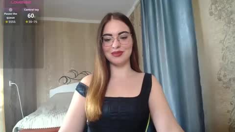 Rebecca online show from 28, 3, 2026