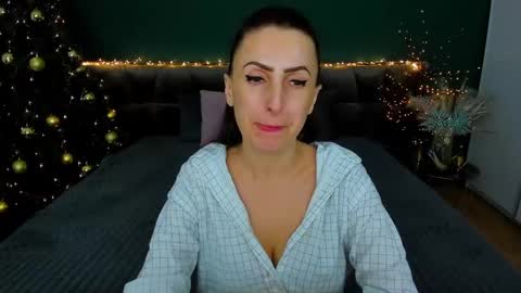 rebecca_diamonds online show from 16, 1, 2025