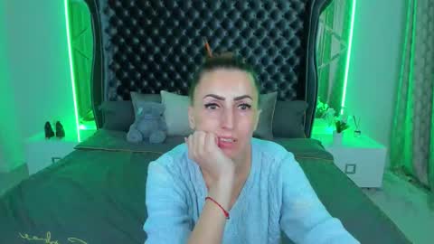 rebecca_diamonds online show from 26, 11, 2025
