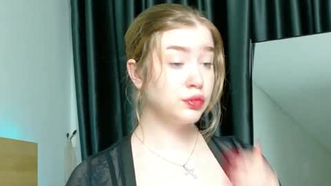 rebecca_lace online show from 29, 10, 2025