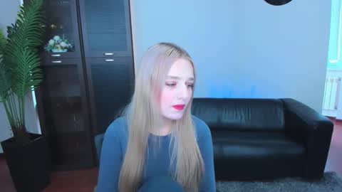 Snapshot of rebeccachamb chatting on 25, 9, 2025 rebeccachamb online show from 25, 9, 2025