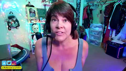 Snapshot of rebeccalovexxx chatting on 20, 10, 2025 Rebecca Love online show from 20, 10, 2025