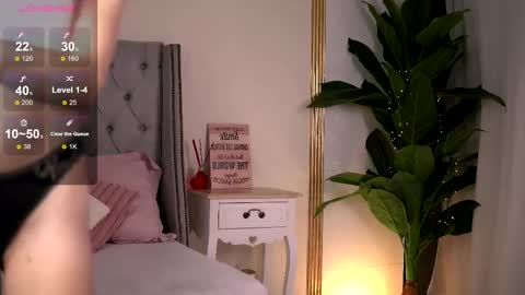 Rebecca online show from 26, 3, 2026