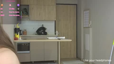 rebeccawhite_meow online show from 1, 12, 2025