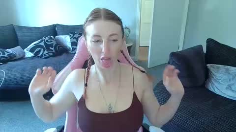 Red -  online show from 29, 4, 2026