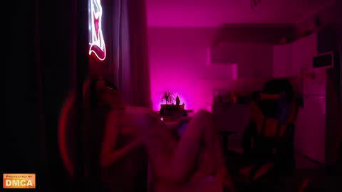 Elpis online show from 1, 2, 2025