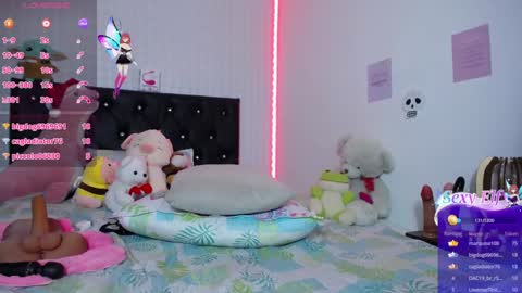 Snapshot of red_girlofficial chatting on 27, 12, 2024 Taliana online show from 27, 12, 2024