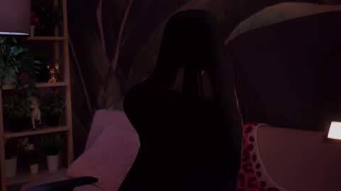 Snapshot of red_queeen chatting on 21, 9, 2025 QUEEN OF EVIL online show from 21, 9, 2025