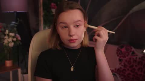 Snapshot of red_queeen chatting on 5, 10, 2025 QUEEN OF EVIL online show from 5, 10, 2025