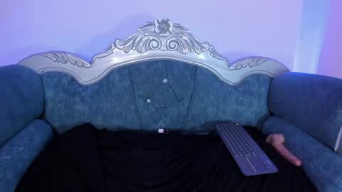     online show from 30, 1, 2025