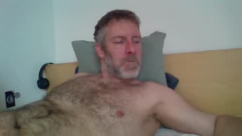 Red online show from 5, 2, 2026