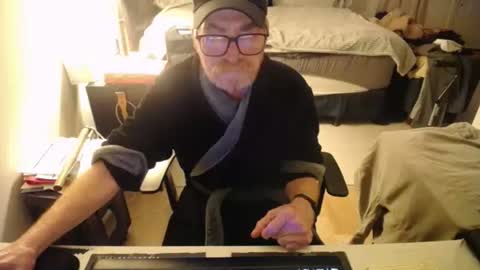 Red online show from 3, 5, 2026