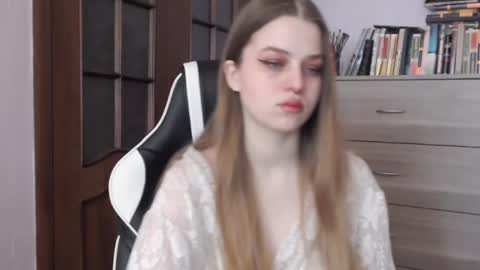 Lily online show from 26, 2, 2025
