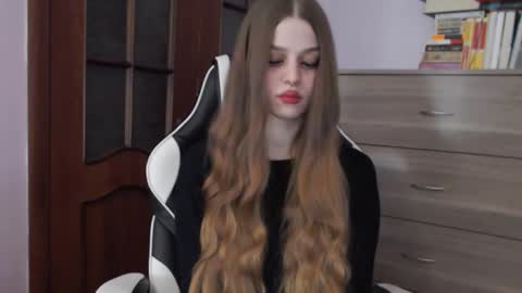 Lily online show from 25, 11, 2025