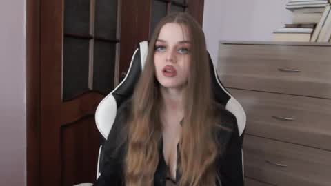 Lily online show from 11, 2, 2026