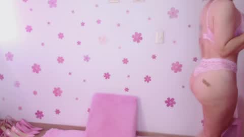 Snapshot of redheadmodel chatting on 29, 5, 2026 SAKURA online show from 29, 5, 2026