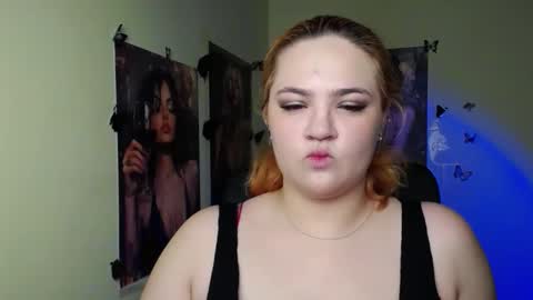 Snapshot of redhotqueen1 chatting on 4, 6, 2026 Rina online show from 4, 6, 2026