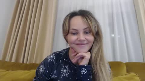 Snapshot of redjessica chatting on 4, 11, 2025 RedJessica online show from 4, 11, 2025