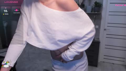 Snapshot of redmelissa chatting on 24, 10, 2025 Stephanie online show from 24, 10, 2025