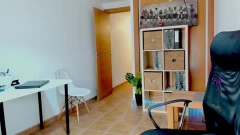 Sofia online show from 29, 1, 2025