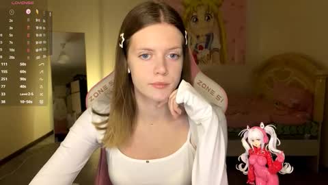 Snapshot of regeniastetson chatting on 26, 10, 2025 Lucy online show from 26, 10, 2025
