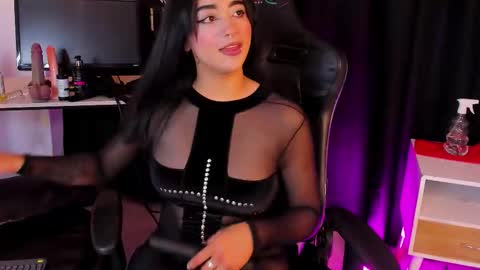 Snapshot of regina_storm chatting on 28, 10, 2025   online show from 28, 10, 2025