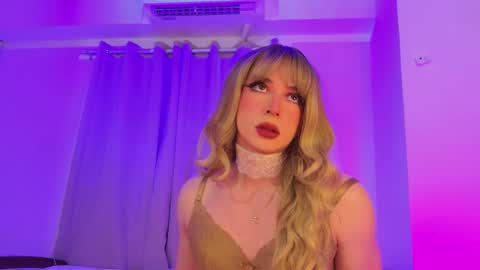 Snapshot of reginarose chatting on 20, 10, 2025 reginarose online show from 20, 10, 2025