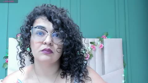 reginavegaa online show from 23, 1, 2025