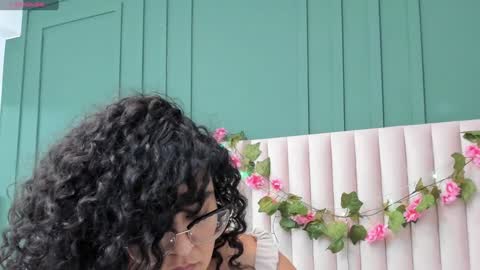 reginavegaa online show from 23, 1, 2025