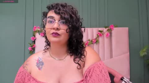 reginavegaa online show from 28, 1, 2025