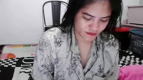 Snapshot of reign2525 chatting on 2, 3, 2026 reign2525 online show from 2, 3, 2026