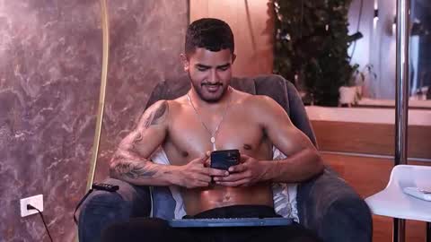 Snapshot of reik_von chatting on 12, 1, 2026 Reik online show from 12, 1, 2026