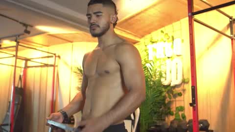 Snapshot of reik_von chatting on 4, 2, 2026 Reik online show from 4, 2, 2026