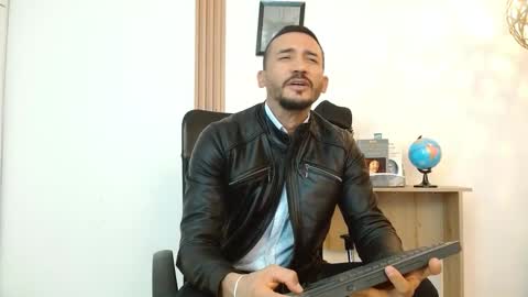 Snapshot of reiko_85_ chatting on 12, 9, 2025   REIKO  online show from 12, 9, 2025