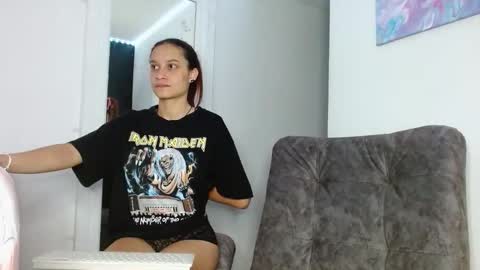 Snapshot of reina_reina chatting on 25, 2, 2026 reina_reina online show from 25, 2, 2026