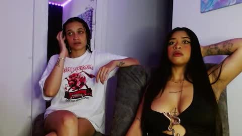 Snapshot of reina_reina chatting on 1, 3, 2026 reina_reina online show from 1, 3, 2026