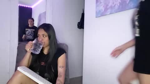 Snapshot of reina_reina chatting on 25, 3, 2026 reina_reina online show from 25, 3, 2026