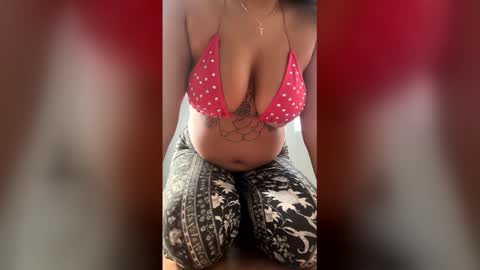 Snapshot of reinaassss chatting on 22, 12, 2025 reinaassss online show from 22, 12, 2025