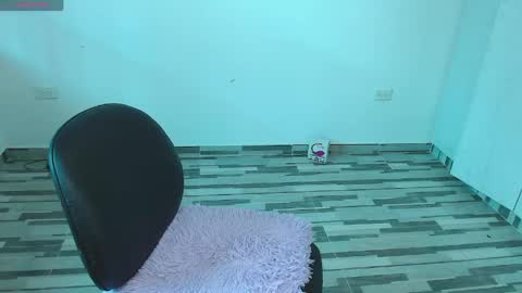 reislin_69 online show from 23, 4, 2026