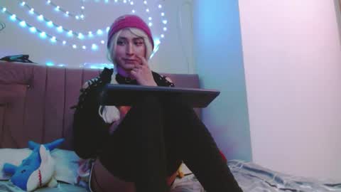 Snapshot of reiv_femboy chatting on 22, 3, 2026 reiv_femboy online show from 22, 3, 2026
