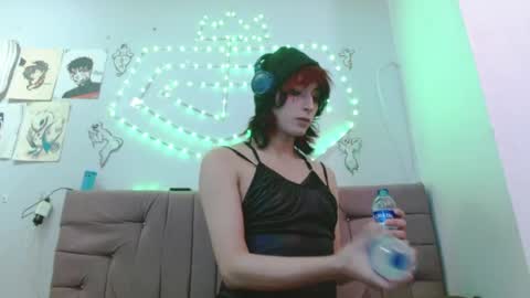 Snapshot of reiv_femboy chatting on 16, 4, 2026 reiv_femboy online show from 16, 4, 2026