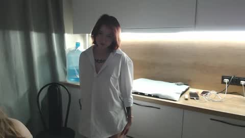 Renae Tom online show from 4, 6, 2026