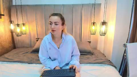 renata_fitnes online show from 2, 6, 2026