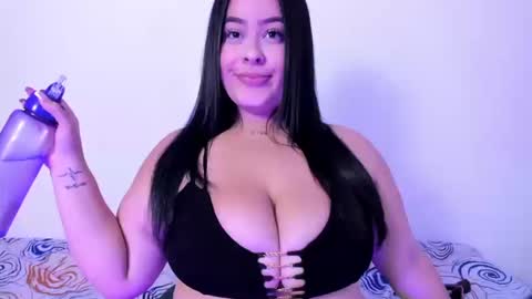 Snapshot of renata_reyes11 chatting on 24, 9, 2025 Renata  online show from 24, 9, 2025