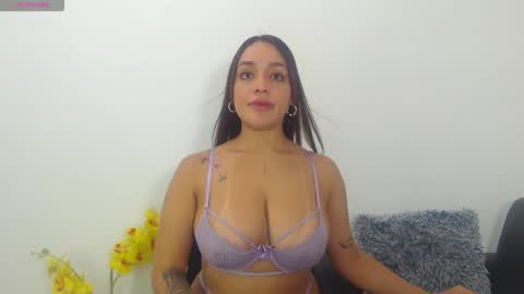 Snapshot of renatabrownn28 chatting on 4, 6, 2026 renatabrownn28 online show from 4, 6, 2026